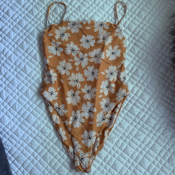 Swimsuit - Picture 2 of 5